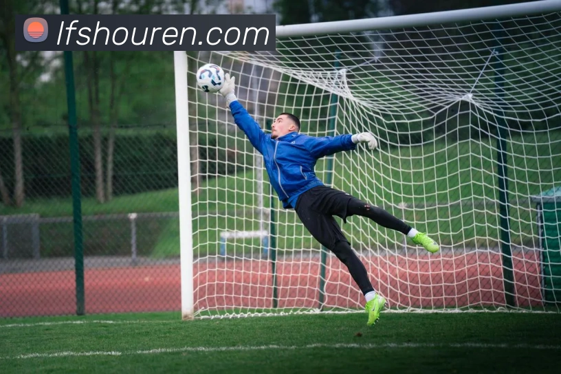 欧洲杯打印机级射手连续建功助球队晋级并促战术调整带来淘汰赛优势